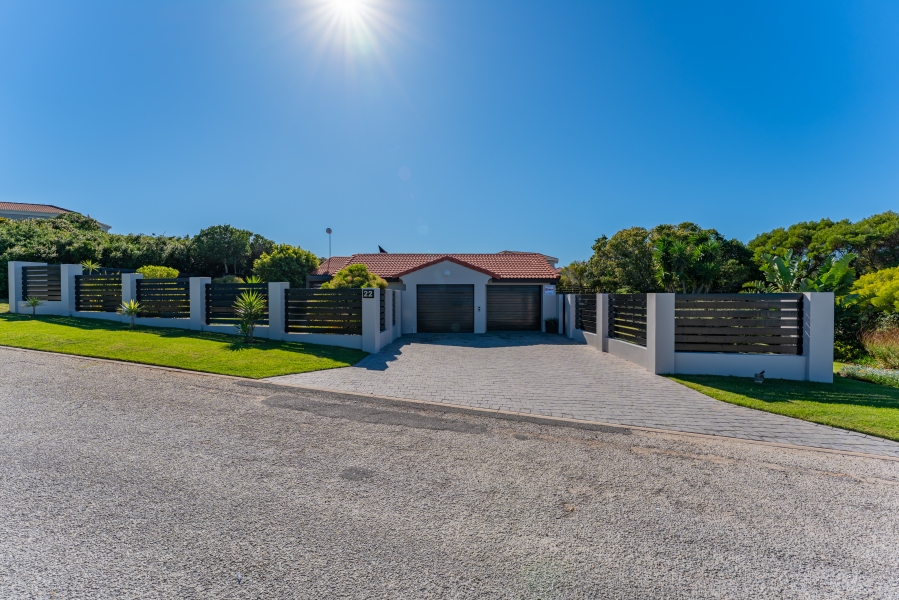 4 Bedroom Property for Sale in St Francis On Sea Eastern Cape